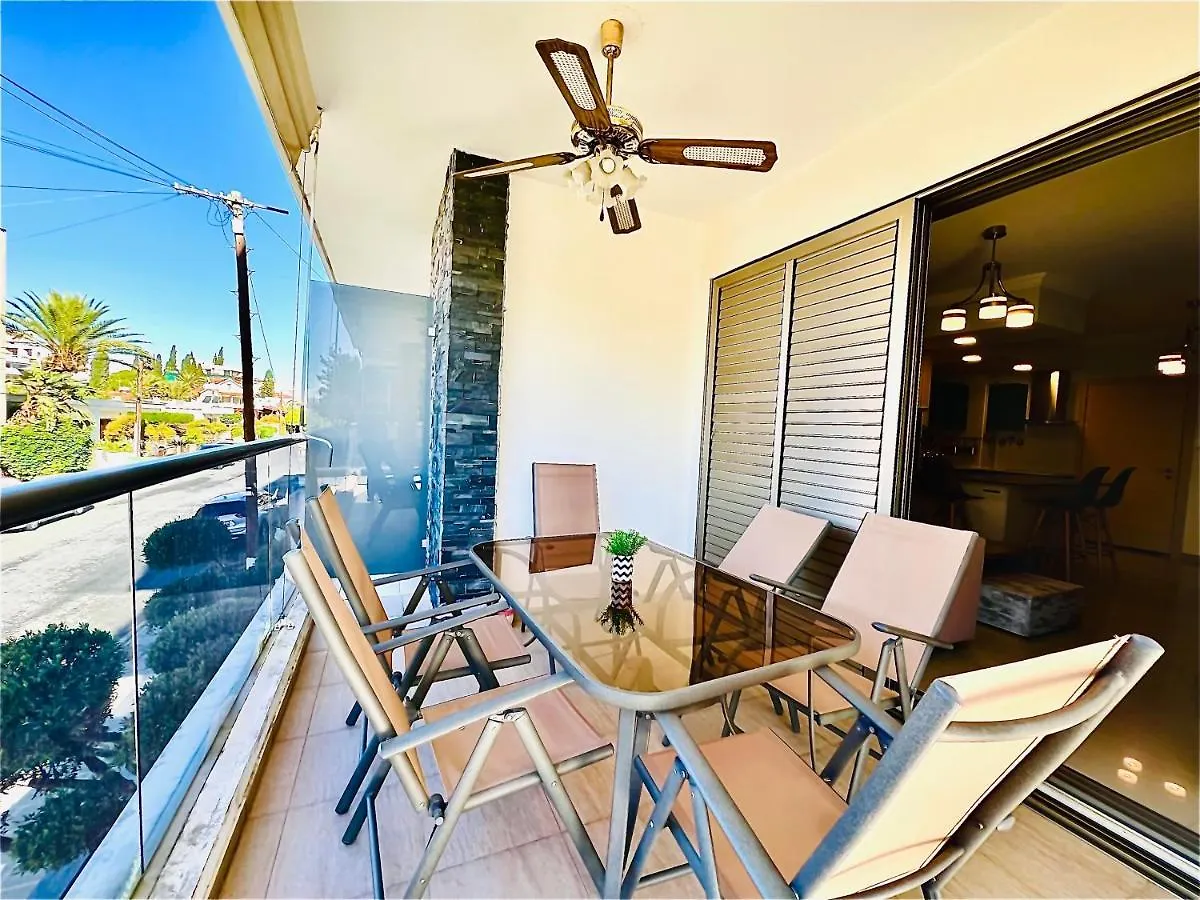 Nuna 102 Apartment Larnaca