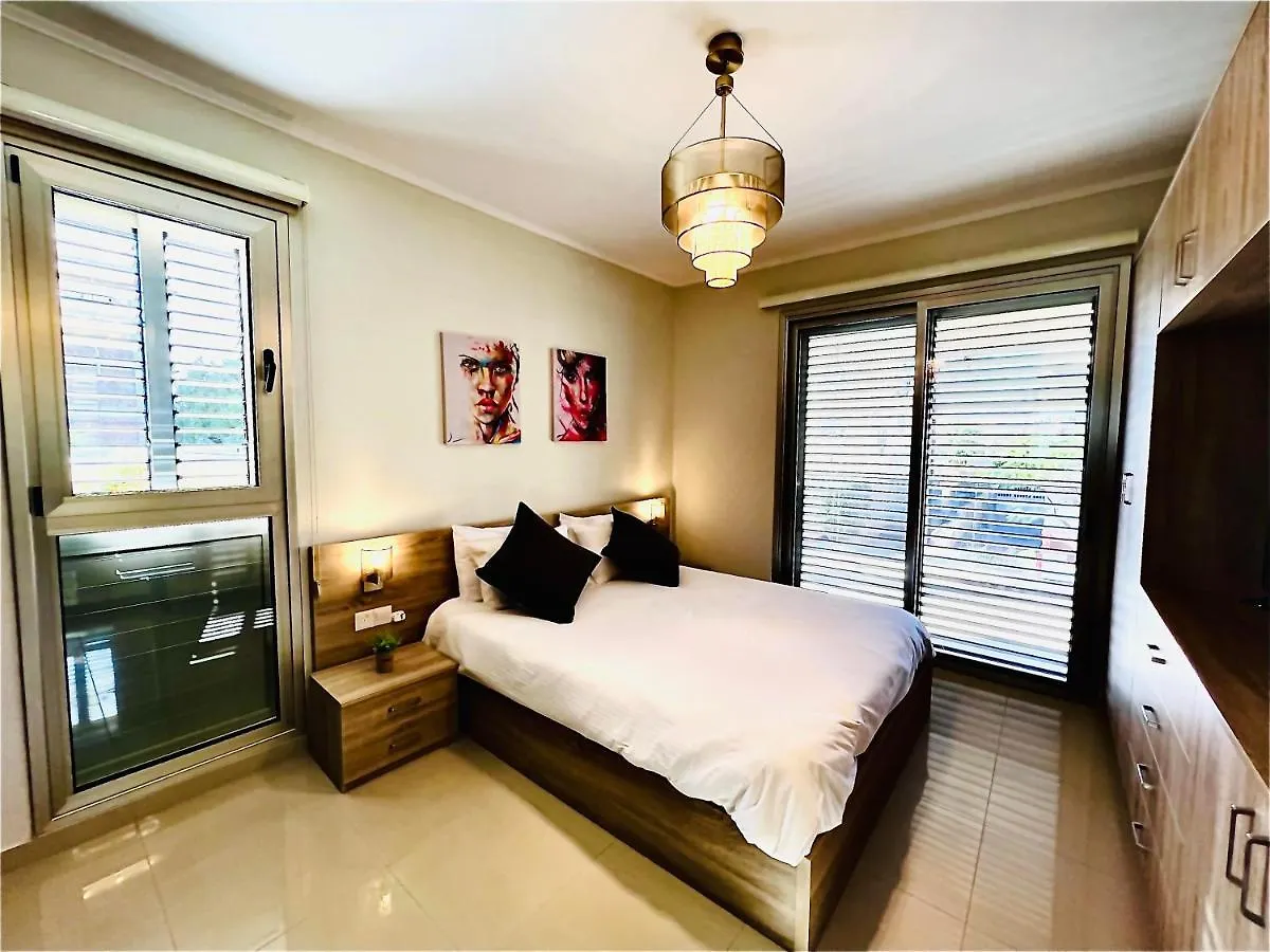 Nuna 102 Apartment Larnaca